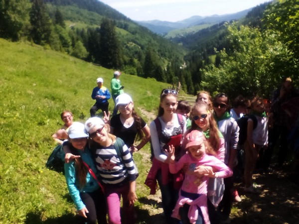 Дети из Марьинки и Красногоровки проведут три недели в Карпатах