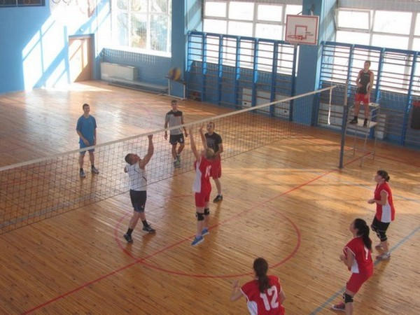 В Курахово прошла Спартакиада по волейболу