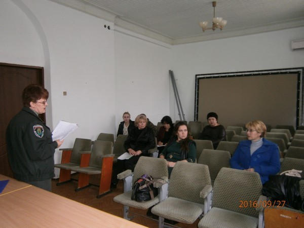В Марьинском районе решали, как уберечь подростков от криминала