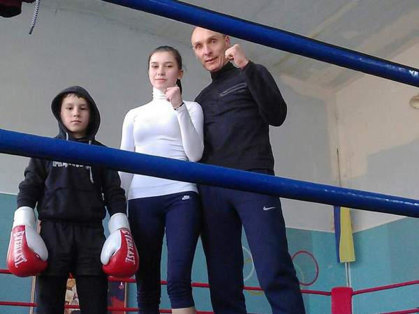 Девушка-боксер из Марьинки заняла 2 место на Чемпионате Донецкой области по боксу