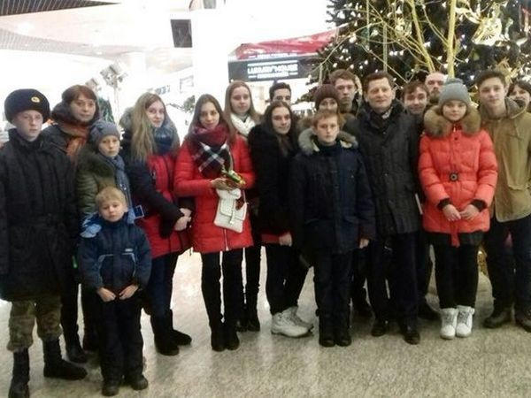Дети из прифронтовых Марьинки и Красногоровки совершили рождественскую поездку в Киев