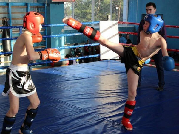 Кураховские спортсмены стали лучшими на домашнем чемпионате Донецкой области по кикбоксингу WAKO