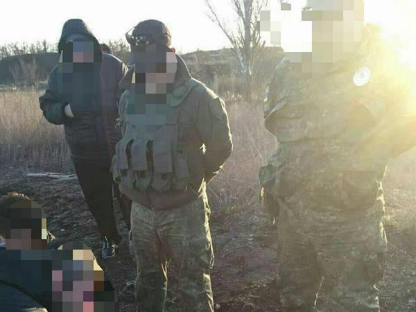 В Угледаре двое полицейских попались на взятке