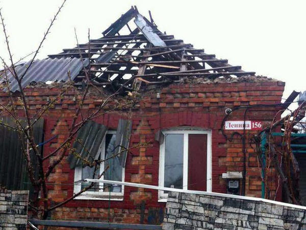 Как выглядит Марьинка после ночного обстрела боевиков