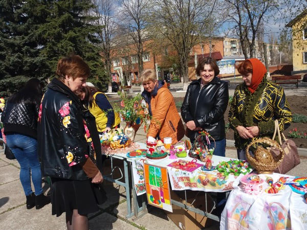 В Курахово прошел «Пасхальный вернисаж»