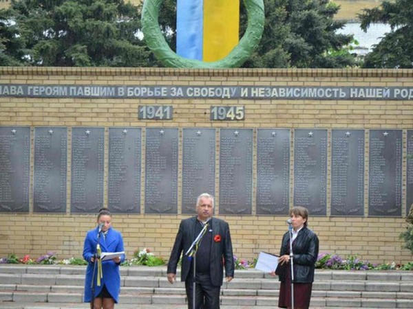 Прифронтовая Марьинка отметила День Победы