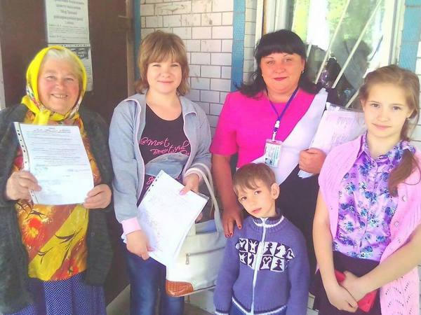 Жители Красногоровки и Марьинки, утратившие жилье, начали получать статус переселенцев