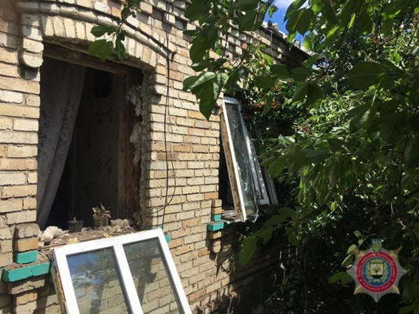 Полицейские подсчитали разрушения в Красногоровке после вчерашнего обстрела