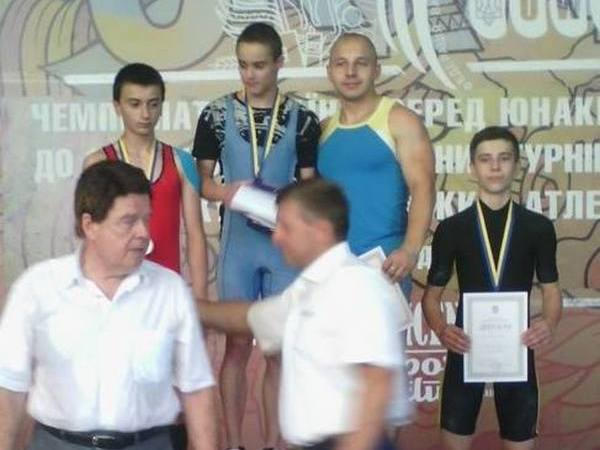 Юный спортсмен из Угледара завоевал «бронзу» на Чемпионате Украины по тяжелой атлетике