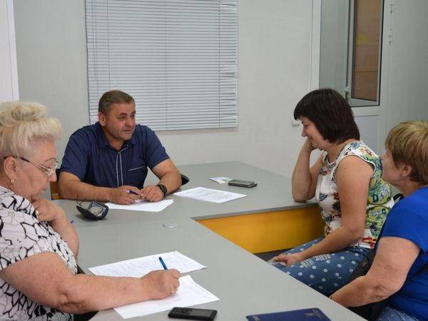 Народный депутат Сергей Сажко провел в Курахово личный прием граждан