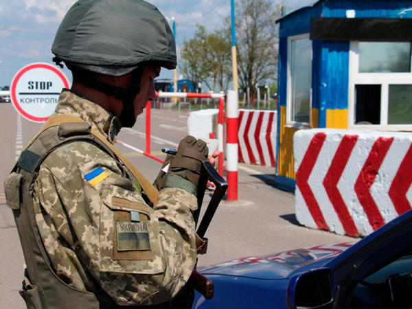 Мужчина пытался пересечь КПВВ «Марьинка» с «липовой» доверенностью на автомобиль