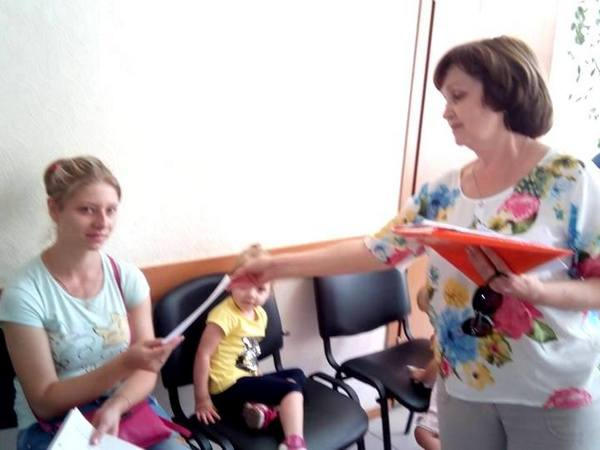 В Курахово родителям рассказали, как уберечь детей от выпадения из окна
