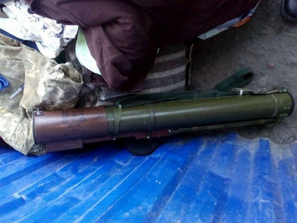 На автостанции в Курахово задержали мужчину с гранатометом