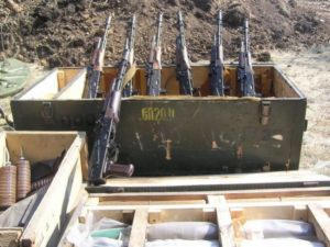 В Красногоровке военные обнаружили склад оружия, боеприпасов и взрывчатки (фото)