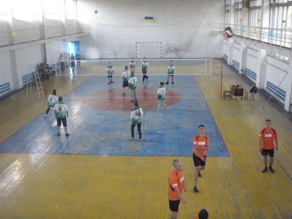 В Марьинке прошел волейбольный турнир