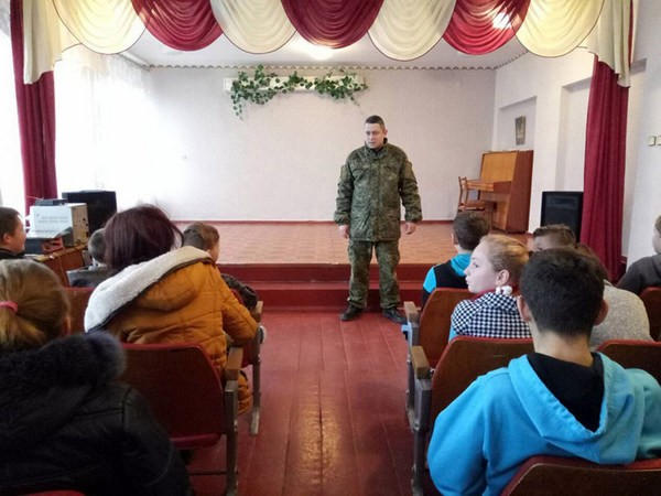 Школьникам Марьинского района рассказали, как вести себя во время зимних каникул