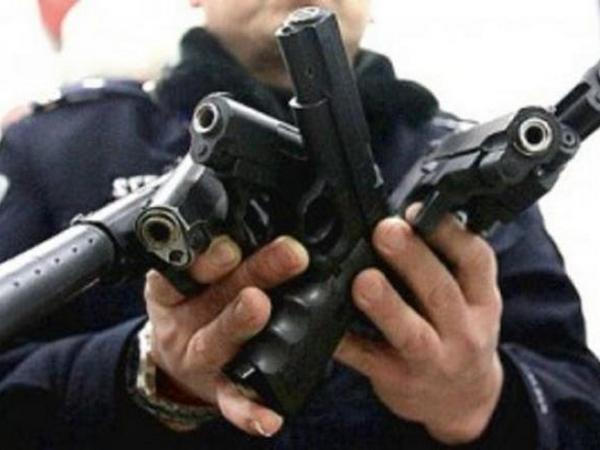 Полиция просит жителей Марьинского района разоружиться