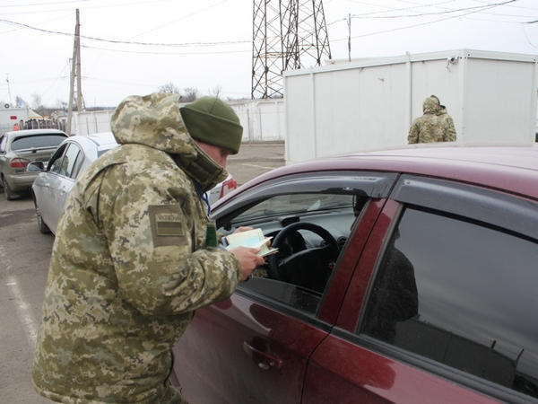 На КПВВ «Марьинка» обнаружили крупную партию контрабанды