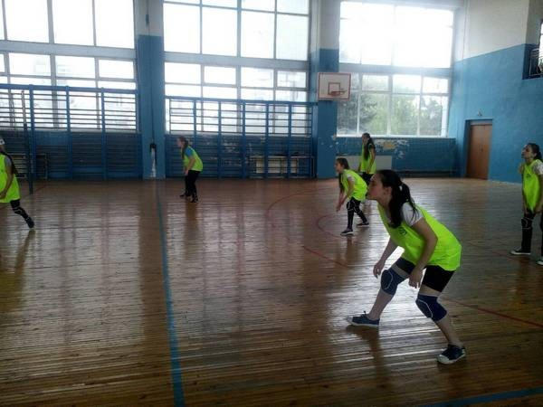 В Курахово прошли соревнования по пионерболу