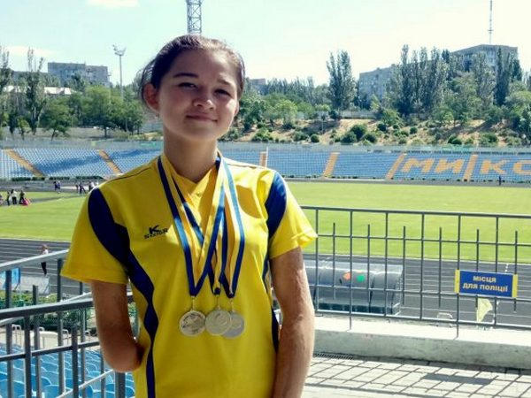 Спортсменка из Угледара завоевала три золотые медали на Всеукраинской спартакиаде по легкой атлетике
