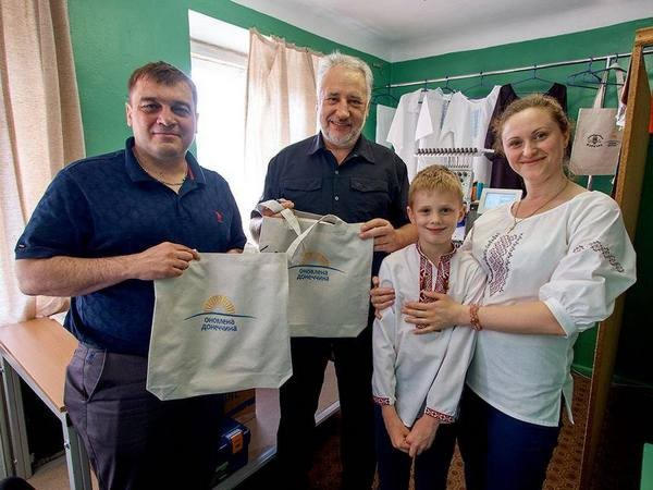 Павел Жебривский посетил Угледар, где пообщался с местным «куркулем»