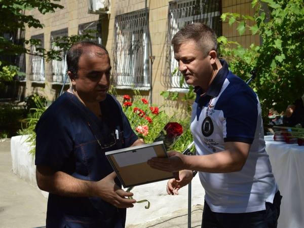 В Курахово медиков поздравили с профессиональным праздником