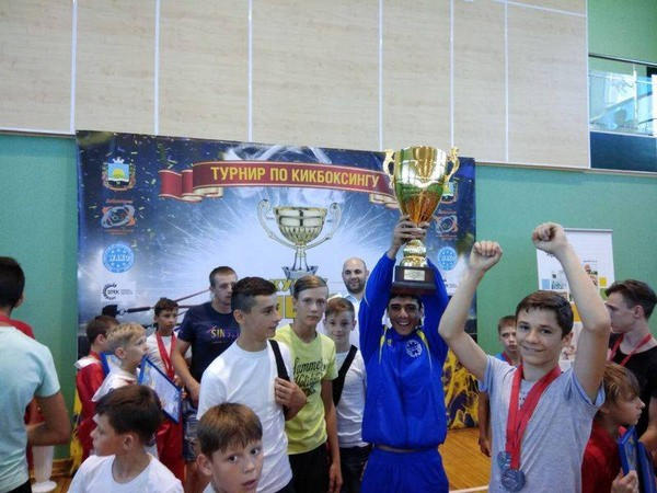 Бойцы из Курахово выиграли открытый турнир по кикбоксингу «Кубок Донбасса»