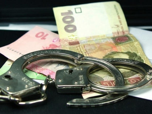 На КПВВ «Марьинка» задержали взяточника На КПВВ «Марьинка» задержали взяточника
