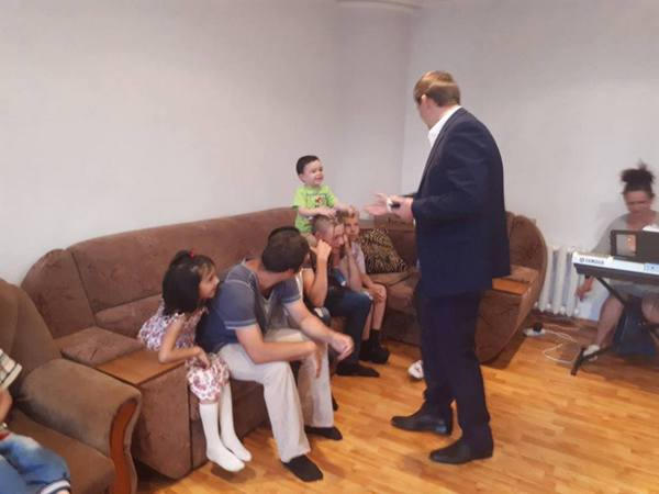 Детский дом семейного типа в Угледаре снова принимал гостей