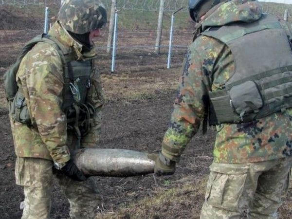В Марьинском районе изъяли и уничтожили боеприпасы В Марьинском районе изъяли и уничтожили боеприпасы