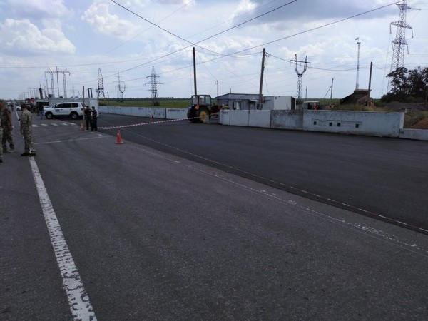 На КПВВ «Марьинка» продолжается расширение и благоустройство территории пункта пропуска