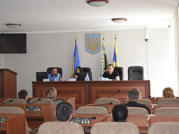 Уполномоченный Верховной Рады проверил, как соблюдаются права нацменьшинств в Угледаре
