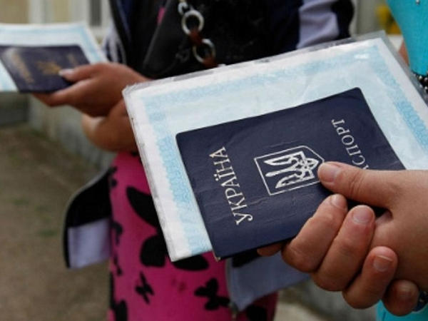 В Марьинском районе выдали уже около 20 тысяч справок переселенцев
