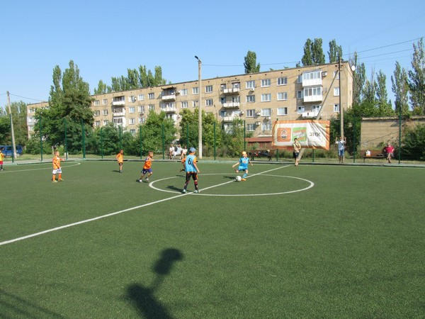 В Курахово прошел открытый турнир по мини-футболу