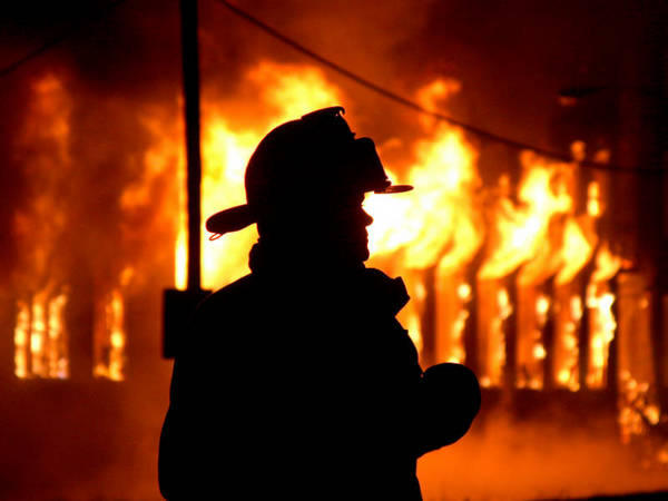 Мужчина погиб во время пожара в Марьинском районе
