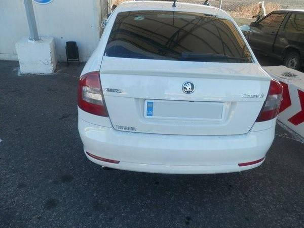 Снайпер боевиков обстрелял гражданский автомобиль на КПВВ «Марьинка»