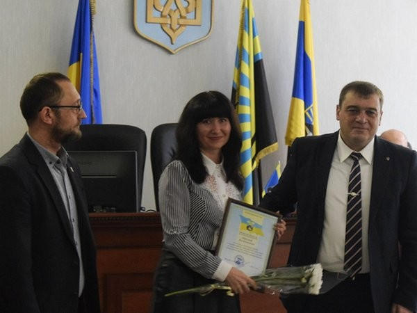 В Угледаре представителей власти поздравили с профессиональным праздником