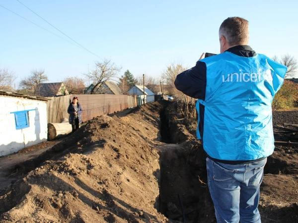 Еще одно село в Марьинском районе получило доступ к нормальному водоснабжению