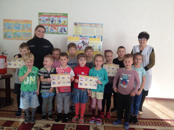 В детском саду Угледара спасатели провели познавательное занятие