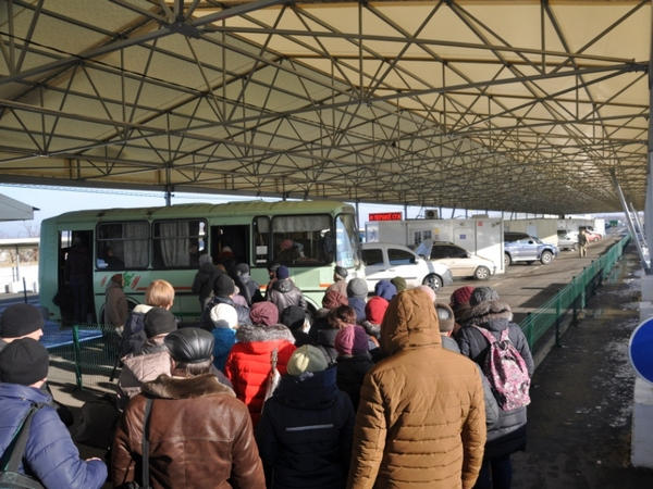 На КПВВ «Марьинка» боевики устроили провокацию