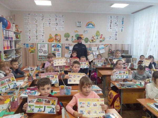 В Угледаре сотрудники Службы спасения провели профилактическое мероприятие для школьников