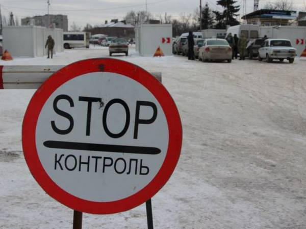При пересечении КПВВ «Марьинка» можно лишиться планшета
