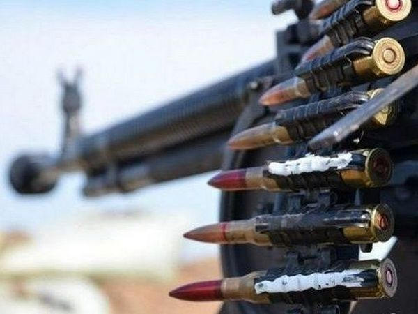 Боевики из гранатометов и крупнокалиберных пулеметов обстреляли защитников Марьинского района