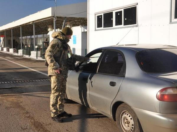 Через КПВВ «Марьинка» пытались провезти в «ДНР» запрещенные товары
