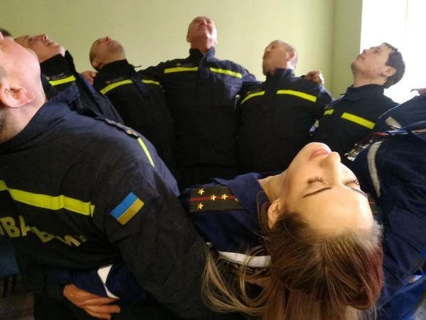 Спасатели прифронтовой Красногоровки занимаются канистерапией