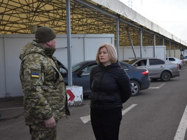 Ирина Геращенко посетила КПВВ «Марьинка»