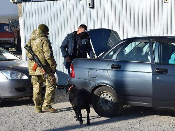 Через КПВВ «Марьинка» пытались провезти в «ДНР» запрещенные товары