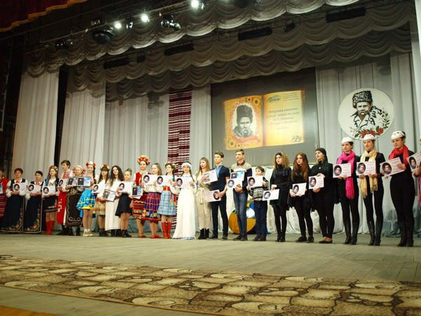 В Марьинке определили победителей районного конкурса чтецов