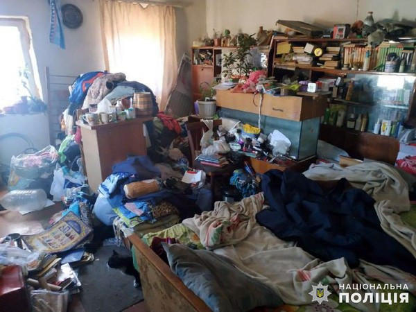 Марьинские полицейские обнаружили семью, в которой дети живут в нечеловеческих условиях