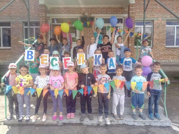 В Марьинском районе начали работу пришкольные лагеря отдыха